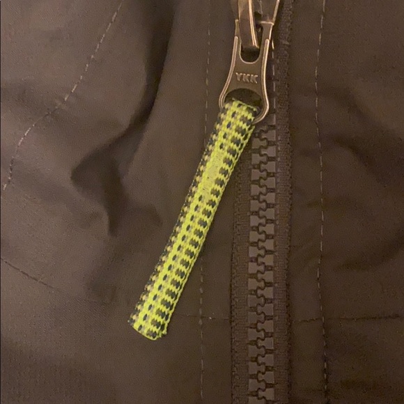 North face Boys Ski jacket 10/12 - Picture 4 of 7